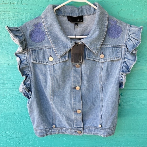 DENIM RUFFLE EMBROIDERED BUTTON DOWN VEST TOP WITH POCKETS SIZE LARGE NWT - Picture 1 of 8
